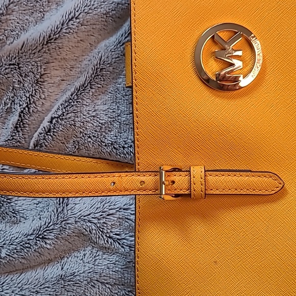 Michael Kors bag - Picture 10 of 10